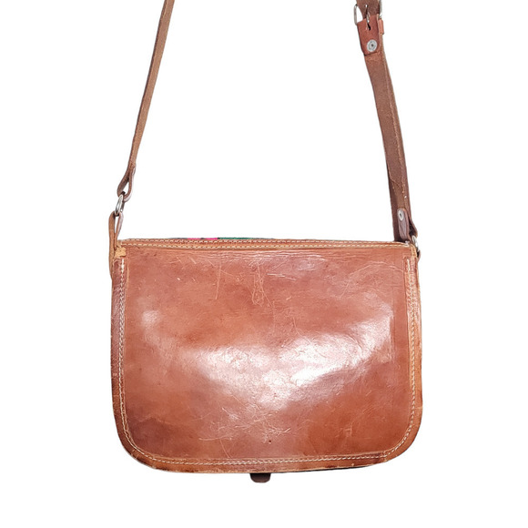 Hand Embroidered Sling Bag - FLOWERS - Picture 4 of 8